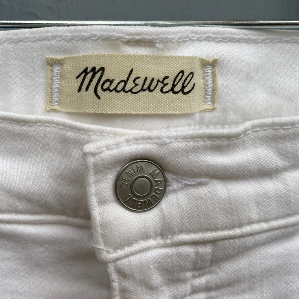 Madewell 9" Mid-Rise Skinny Crop Jeans in Pure  White: Knee-Rip Edition, size 32 - Picture 9 of 12